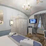 게스트하우스 Les Royales 4*