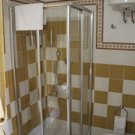 בית הארחה Les Royales 4*