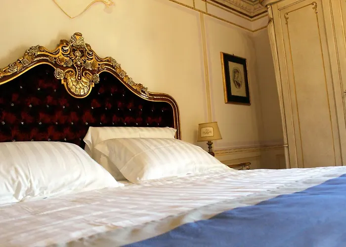 ゲストハウス Les Royales 4*