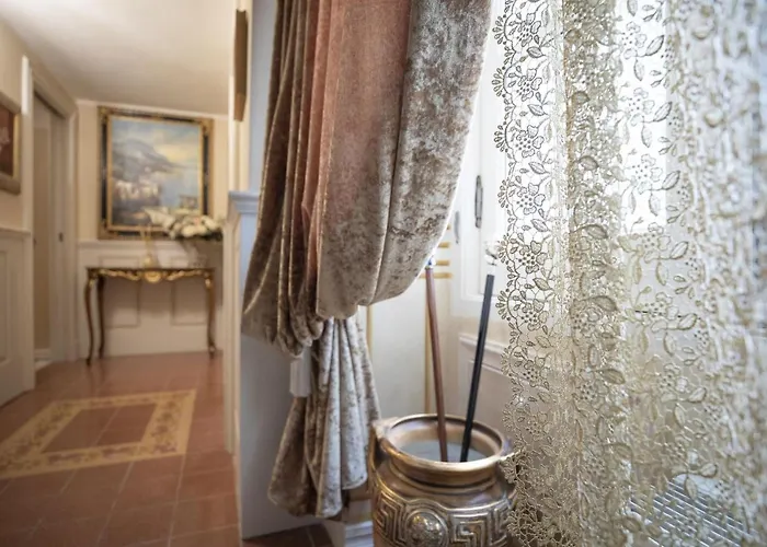 ゲストハウス Les Royales 4*